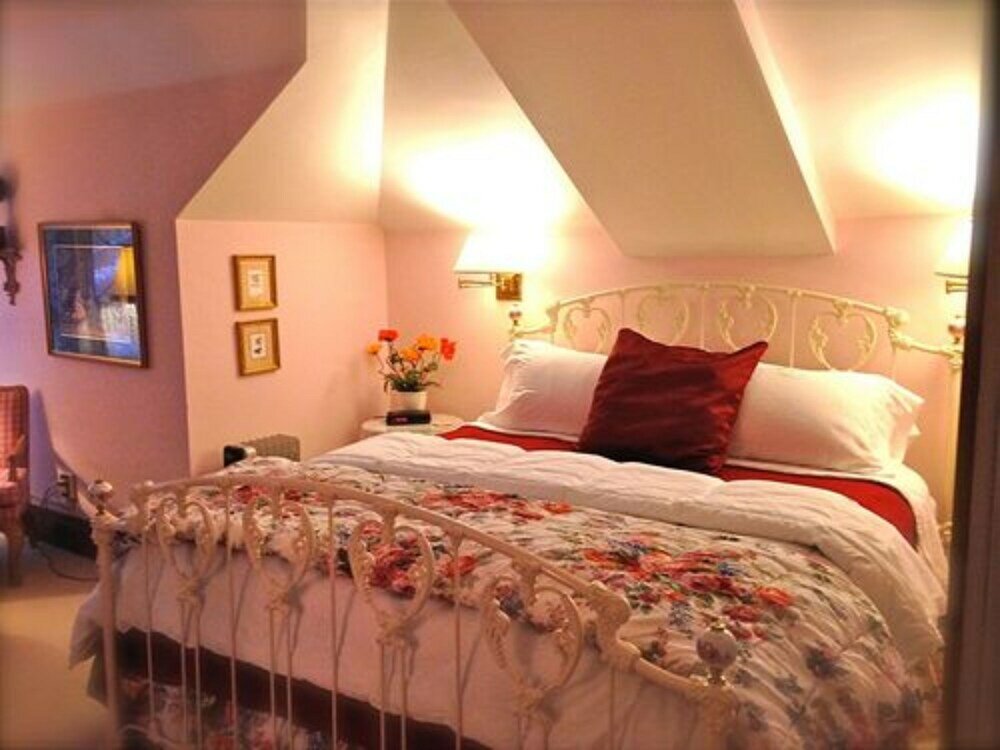 Фото Brass Pineapple Inn