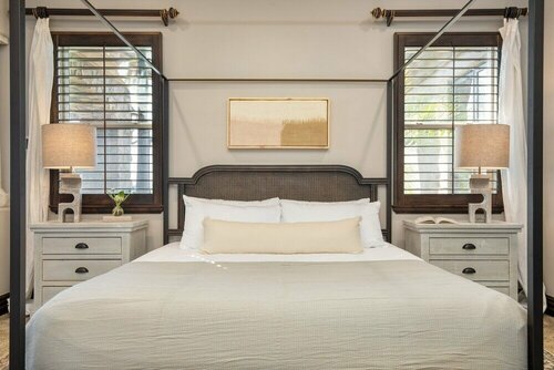 Гостиница Sky Lantern by Avantstay Stunning Oasis w Pool, Hot Tubs, Volley Ball Court & Home Office! в Темекуле