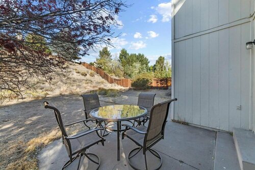 Гостиница Dt Reno - Modern Home Private Patio Workspace в Рино