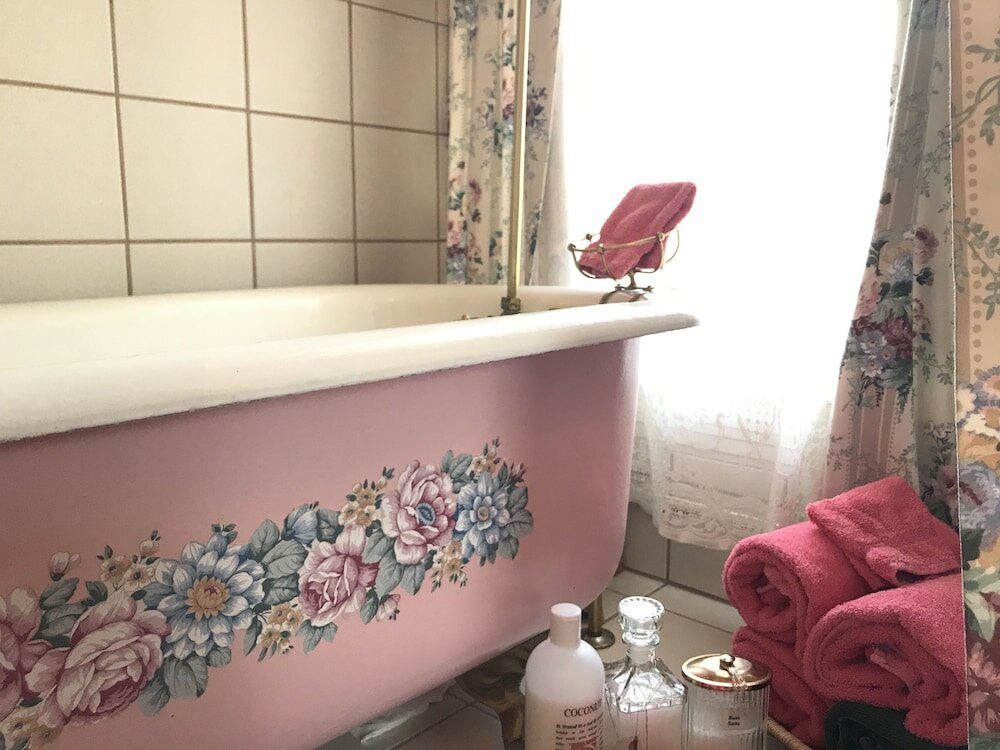 Фото Brass Pineapple Inn