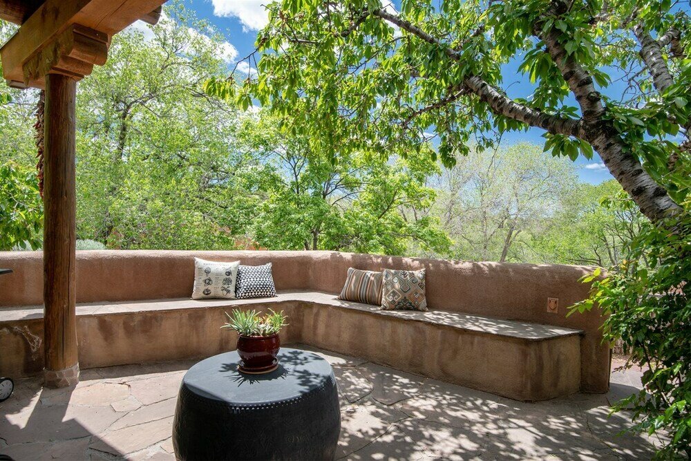 Фото Buena Suerte - Quintessential Eastside Pied-a-terre, Fabulous Views and Patios, Kiva Fireplace, Walk to Canyon Rd. and the Plaza