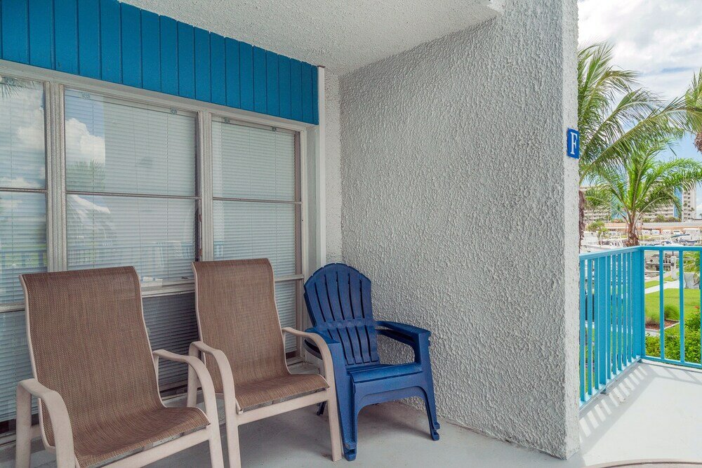 Фото Madeira Beach Yacht Club