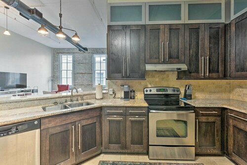 Апартаменты Bright Savannah Loft in Historic District! в Саванне
