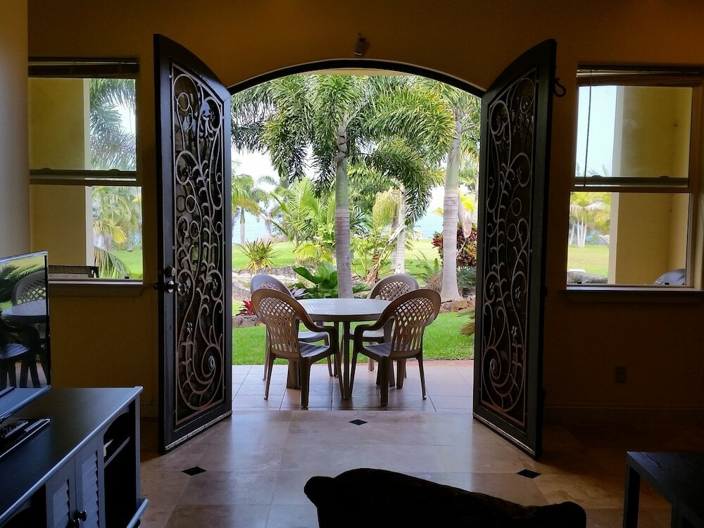 Фото Oceanfront Vacation Rental