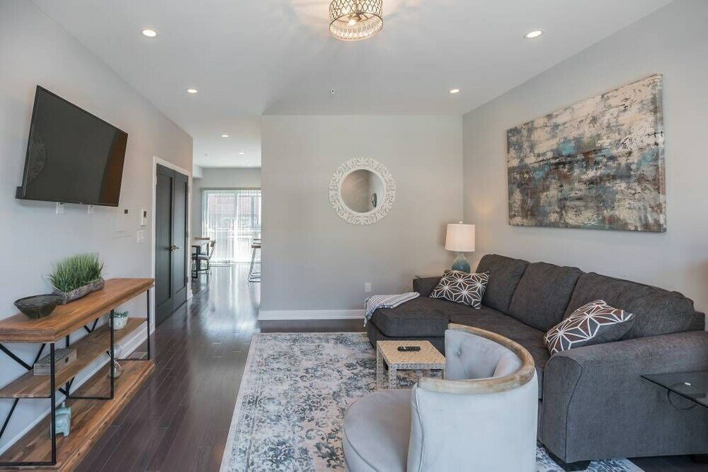 Фото 755 Capitol - B