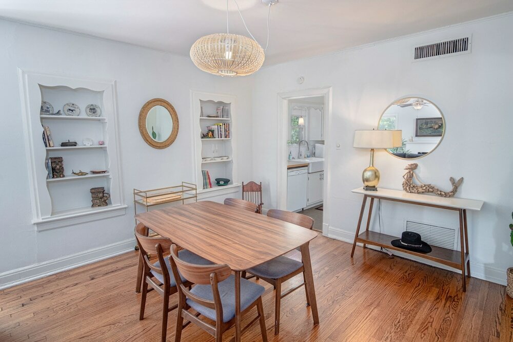 Фото Close to Famous Attractions With Hot Tub and Fire Pit