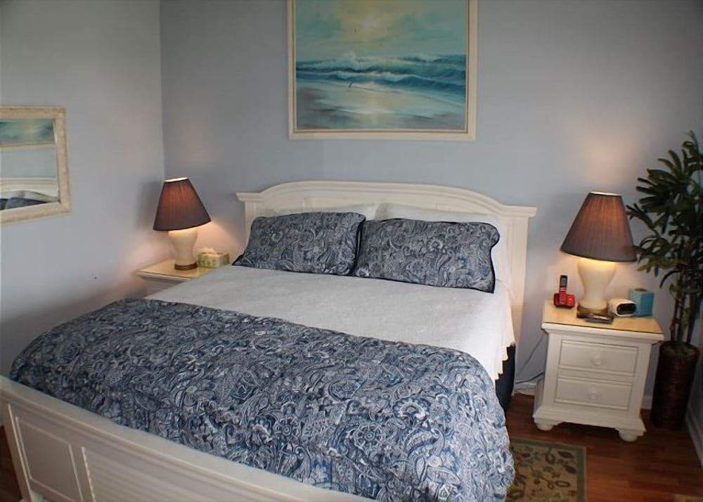 Фото Sleeps 6, Ocean View Condo, 4 Heated Pools - Summerhouse 232