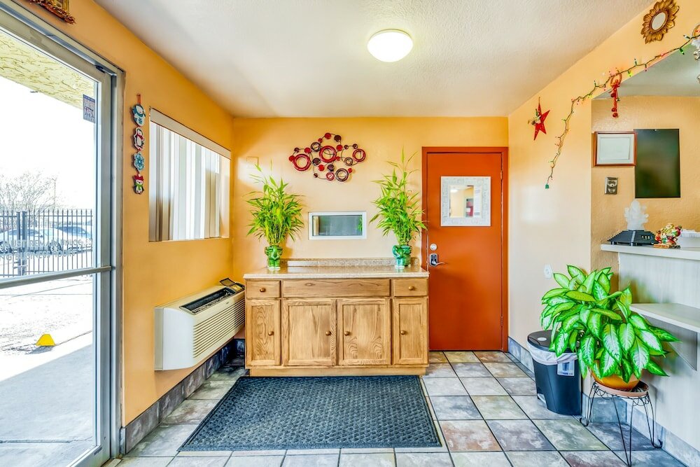 Фото Oyo Hotel Houston Southwest I-69