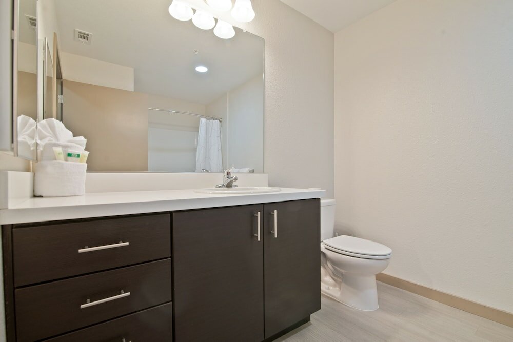 Фото Global Luxury Suites Austin Downtown