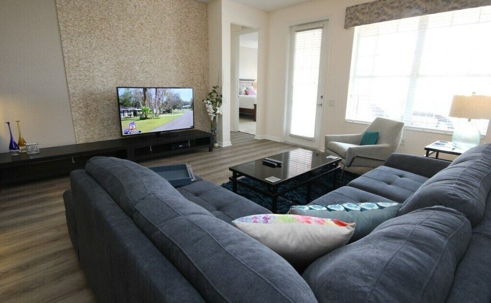 Фото 7-305 3 Bedroom Condo