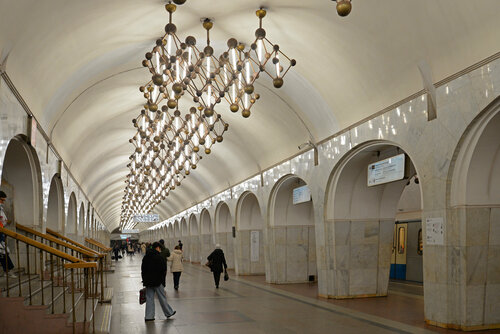 Mendeleyevskaya (Moscow, Novoslobodskaya Street), metro istasyonu  Moskova'dan