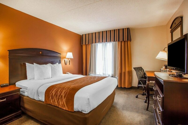 Гостиница Comfort Inn & Suites Somerset - New Brunswick