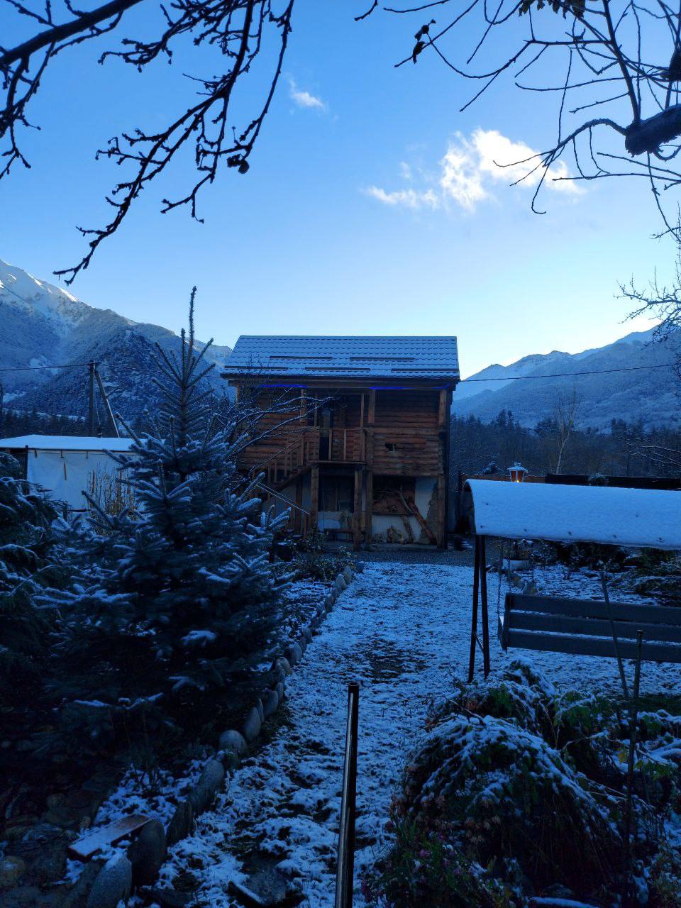 Фото Дом у горной реки