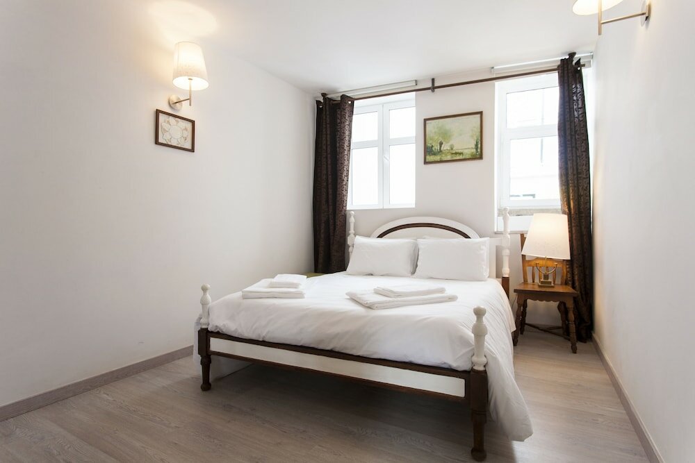 Фото Altido Charming 2br Apt w workspace at the heart of Alfama