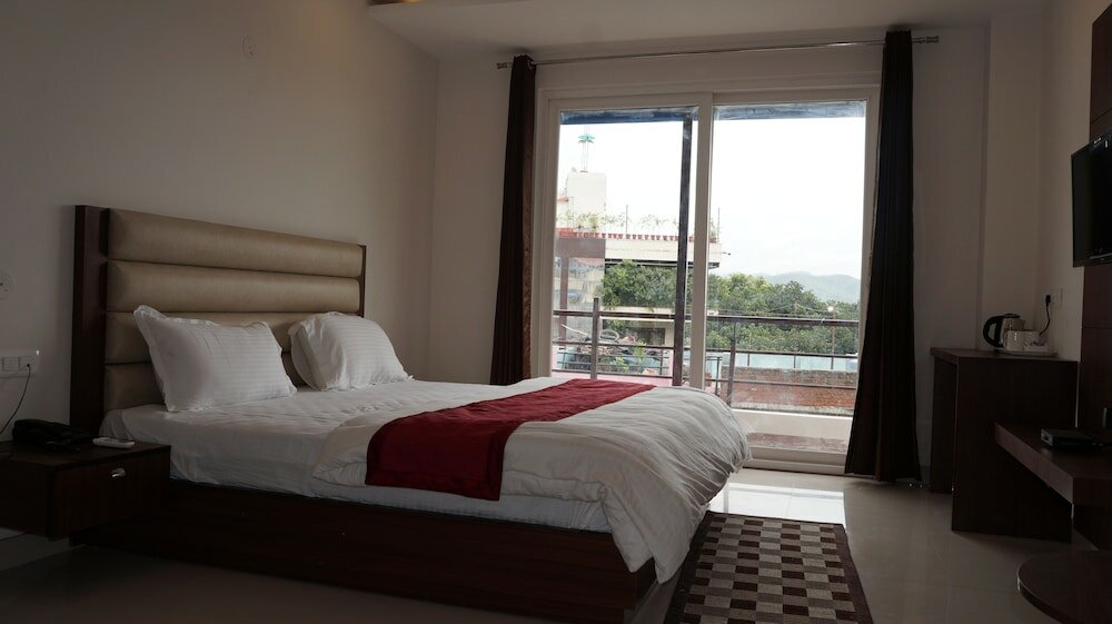 Фото Hotel Aakash Residency