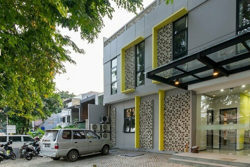 Гостиница RedDoorz Near Plaza Senayan