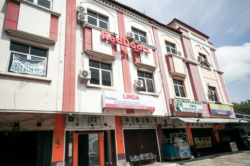 Hotel RedDoorz near Palembang Square Mall 2, Palembang, photo