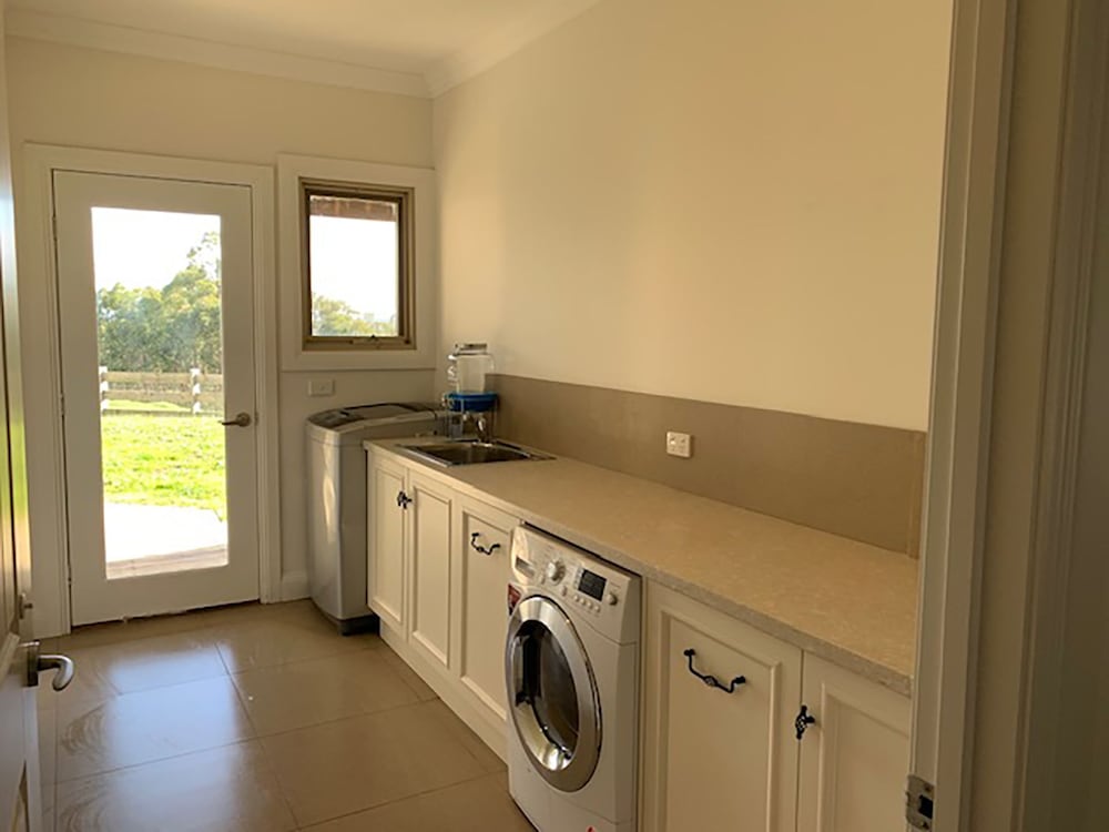 Фото Grand Gippsland Home Sleeps Up To 28