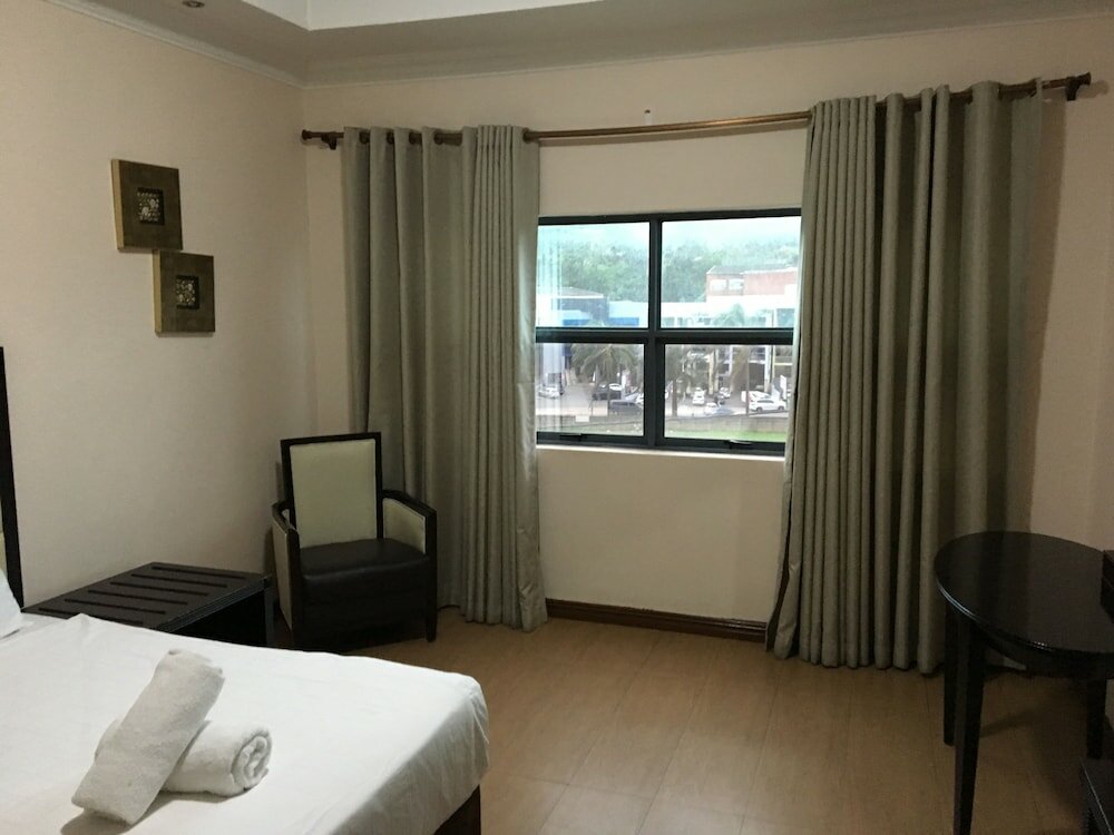 Фото Al Hamra Hotel