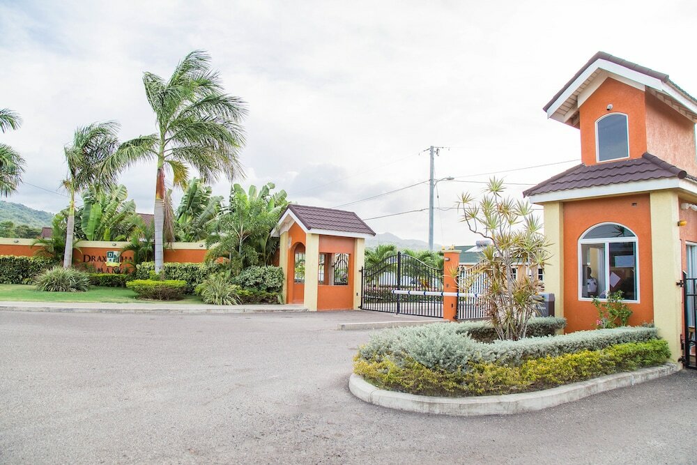 Фото Ocho Rios Getaway Villa at Draxhall