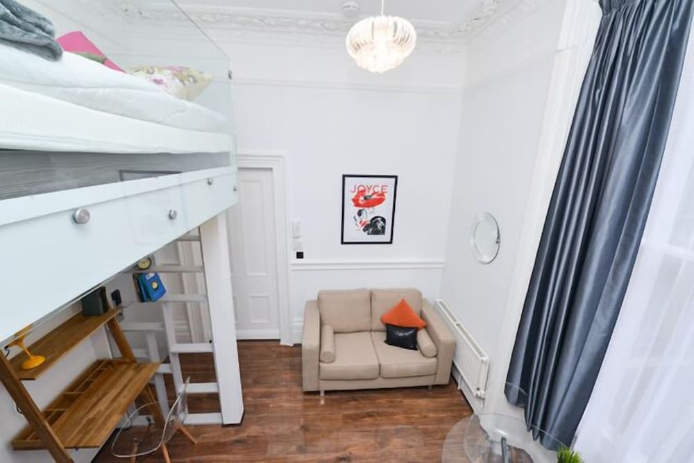 Фото The Dome Hyde Park