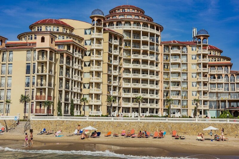 Гостиница Menada Andalusia Apartments в Елените