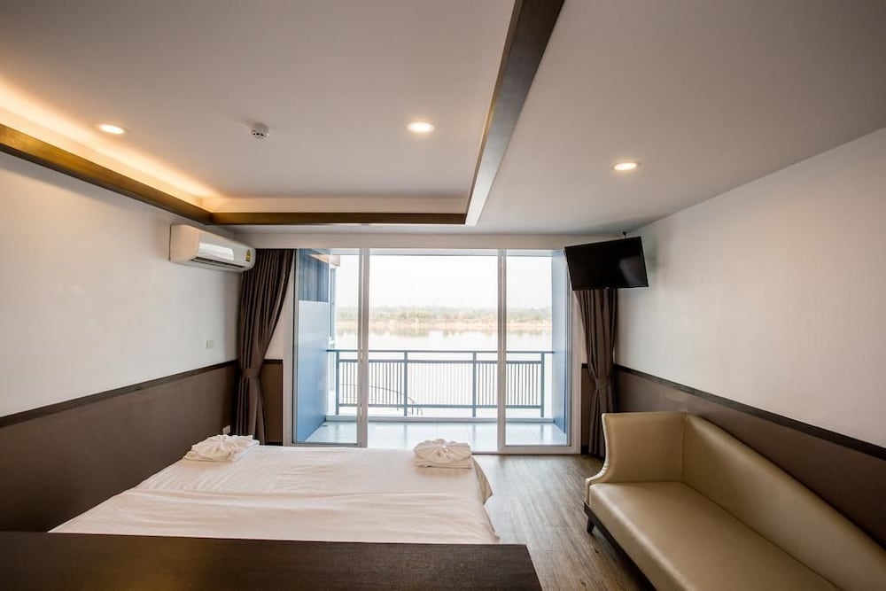 Фото Blu Hotel Nakhon Phanom