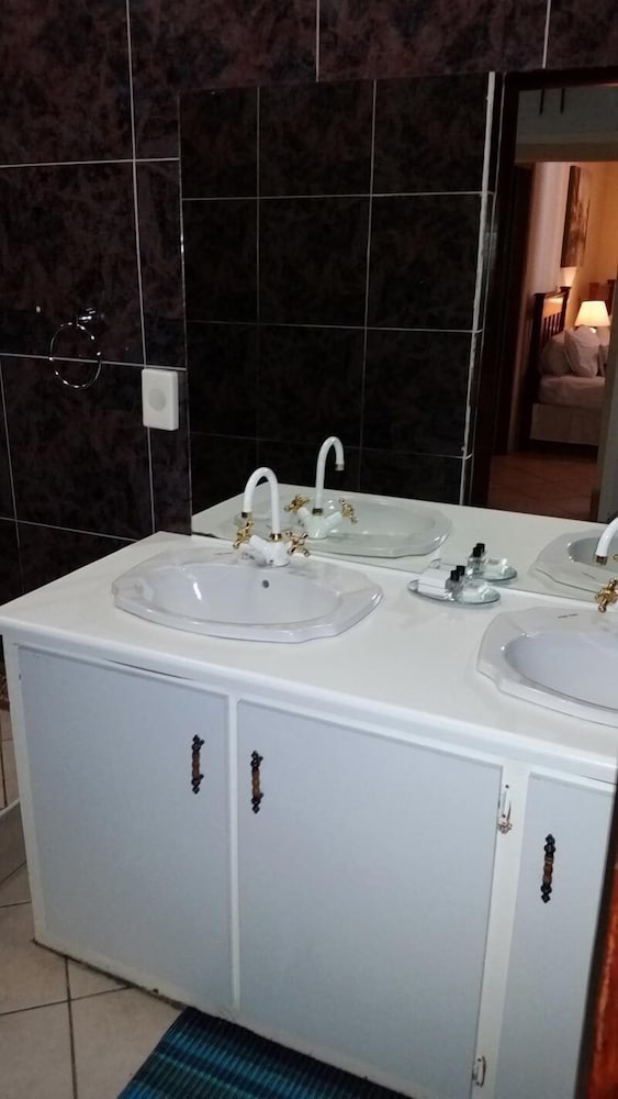 Фото Hillbillion Estate