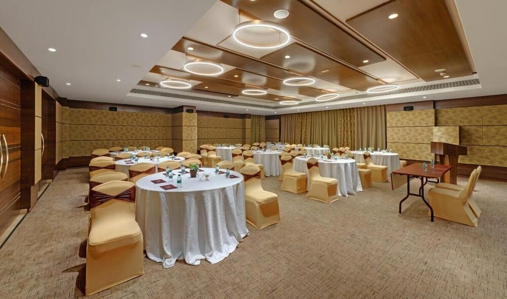 Фото Uk 27 The Fern Belagavi