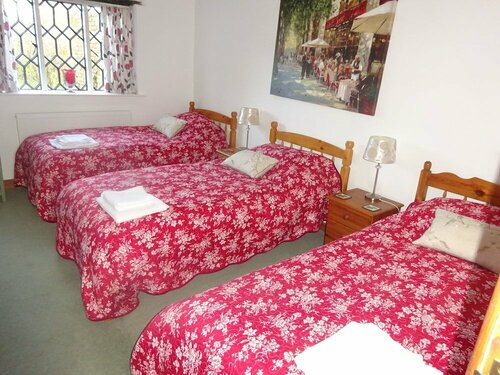 Гостиница Strawberry Cottage B&b