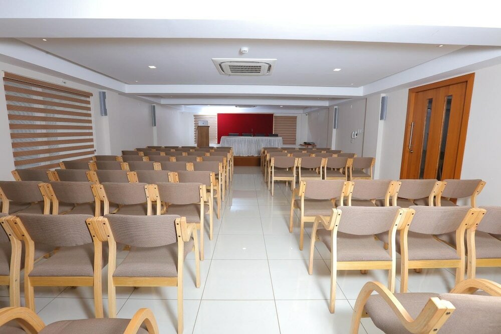 Фото Navaratna Inn A Luxury Hotel