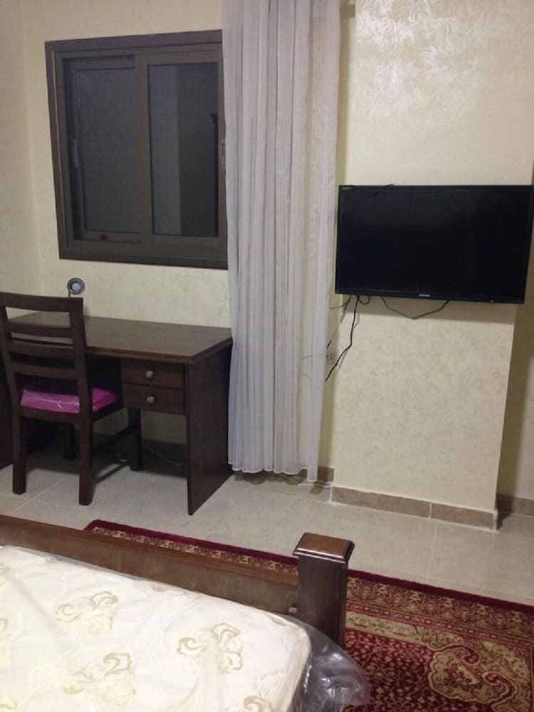 Фото Ikhwa studio apartments -Female guests only-
