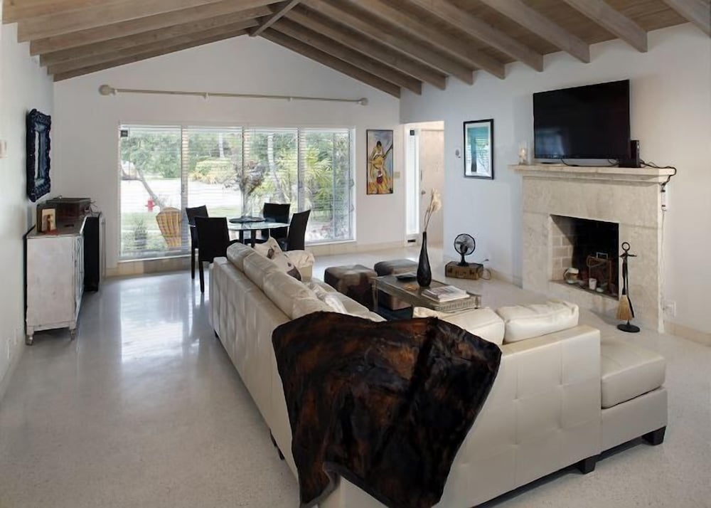 Фото Salty Bungalows Rosie