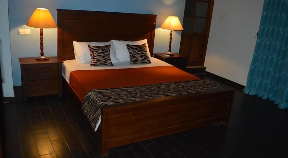 Фото Elegante The Villa