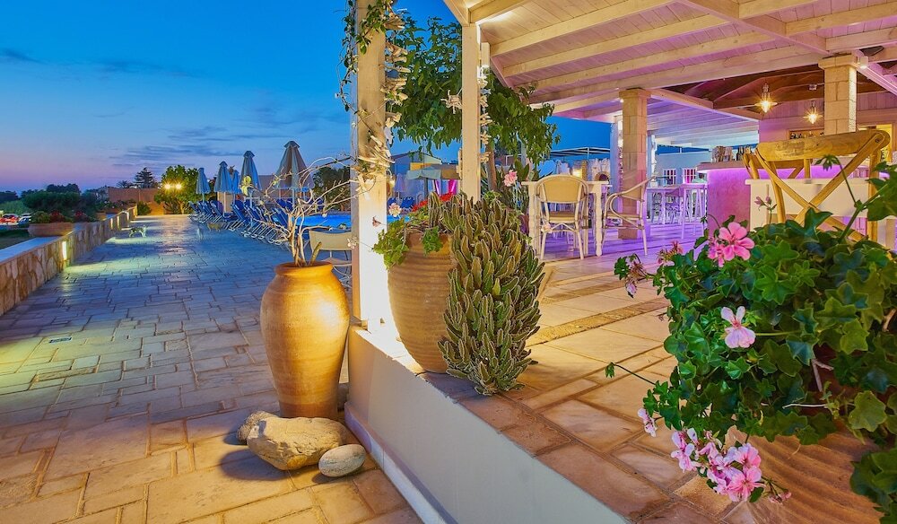 Фото Golden Bay Hotel Apartments