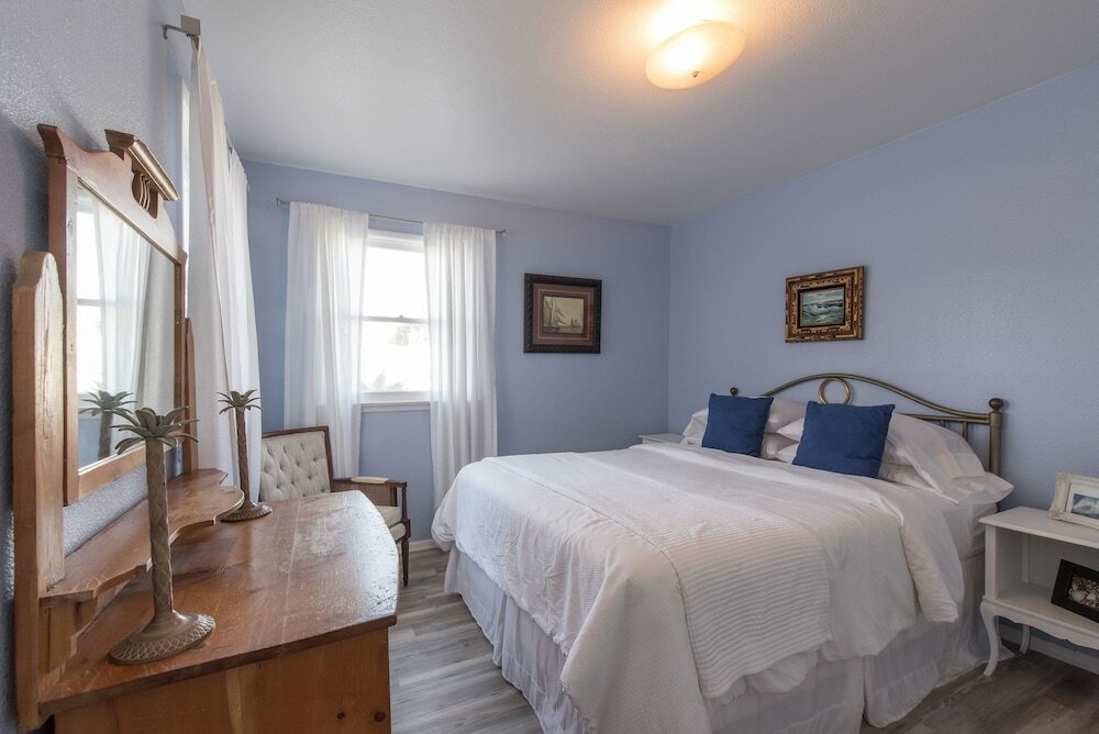 Фото Ventura Beach Cottage