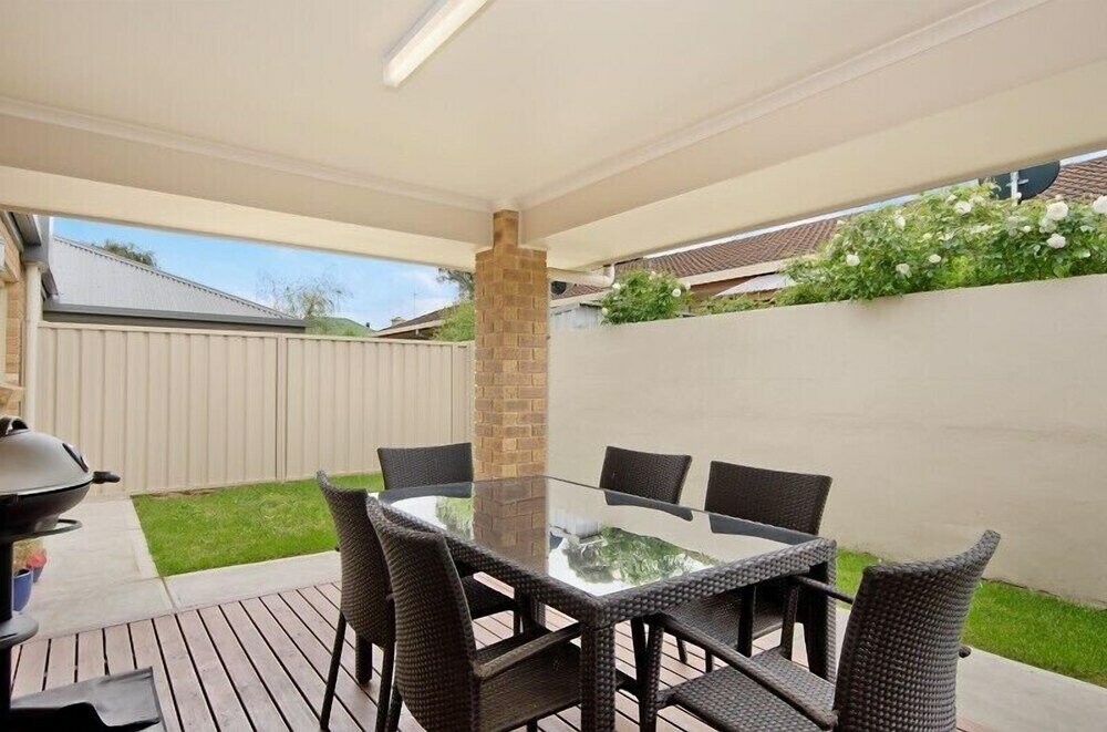 Фото Fringe Apartments