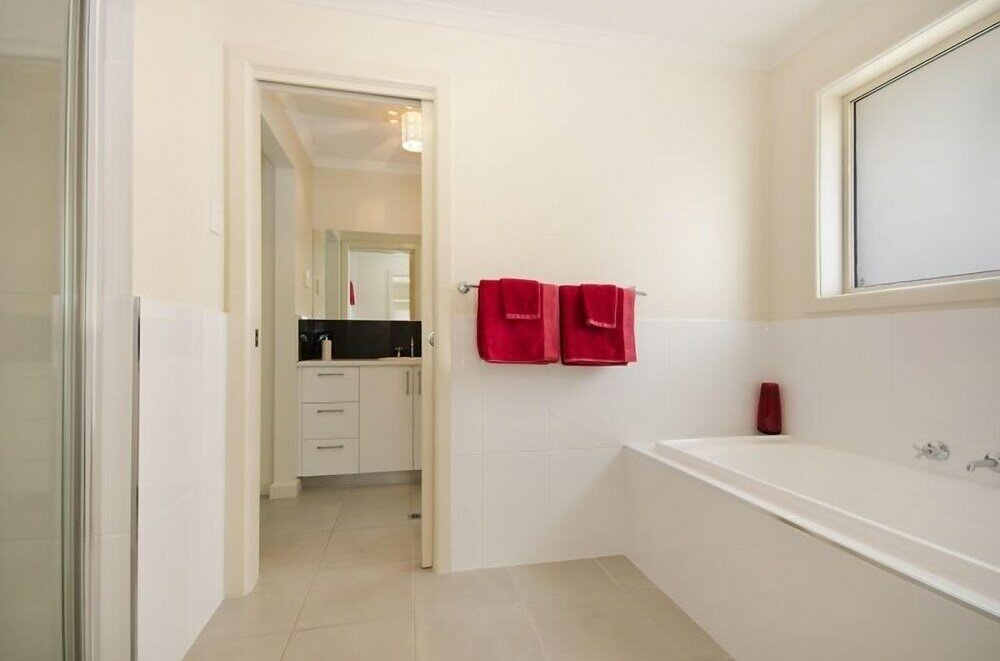 Фото Fringe Apartments