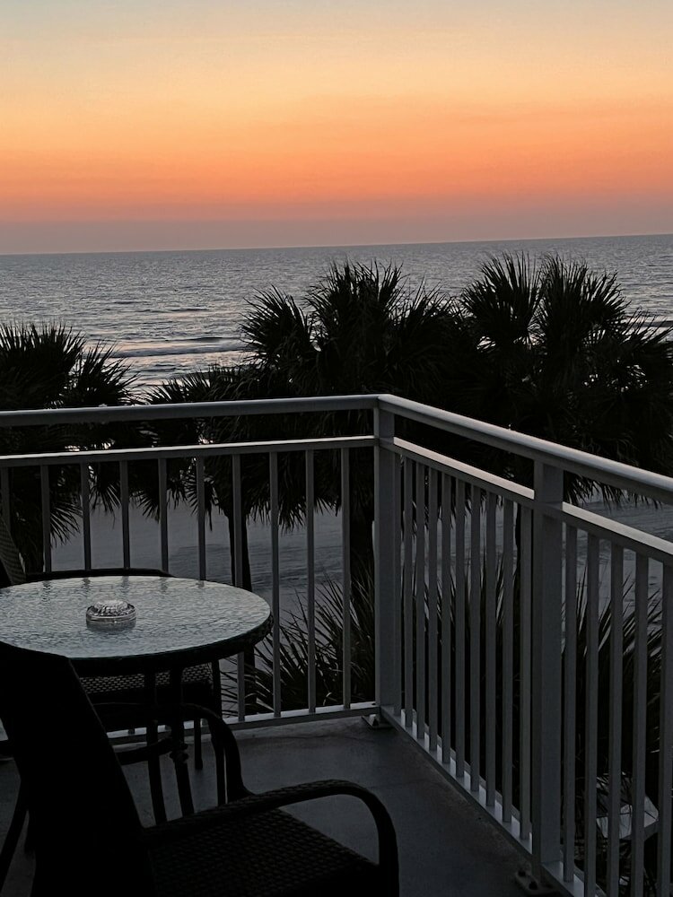 Фото Flamingo Inn Beachfront