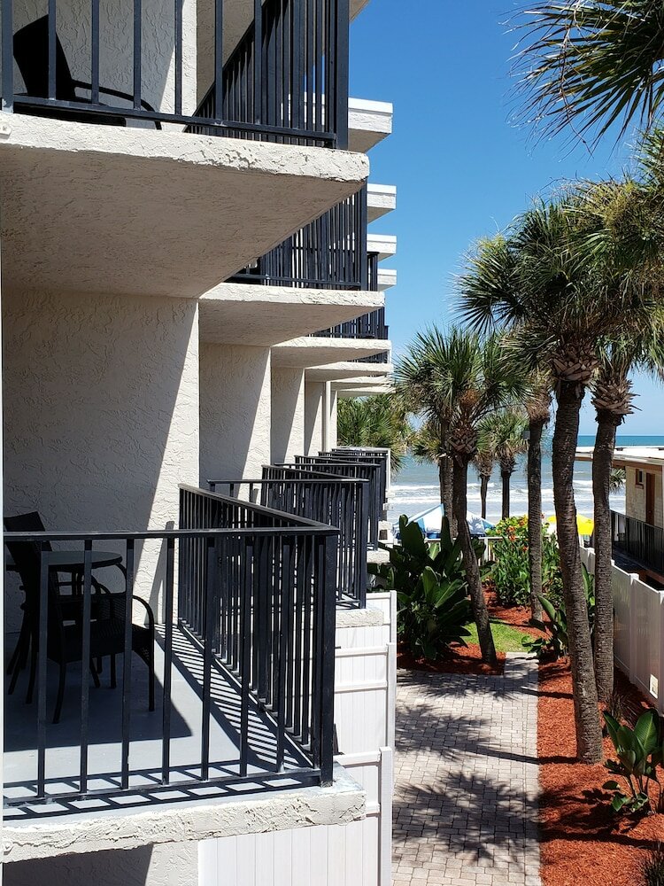 Фото Flamingo Inn Beachfront