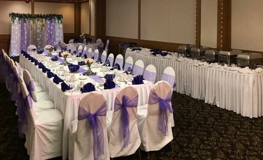 Фото Continental Inn & Suites