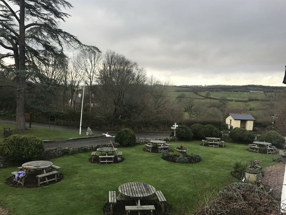 Фото The Nobody Inn