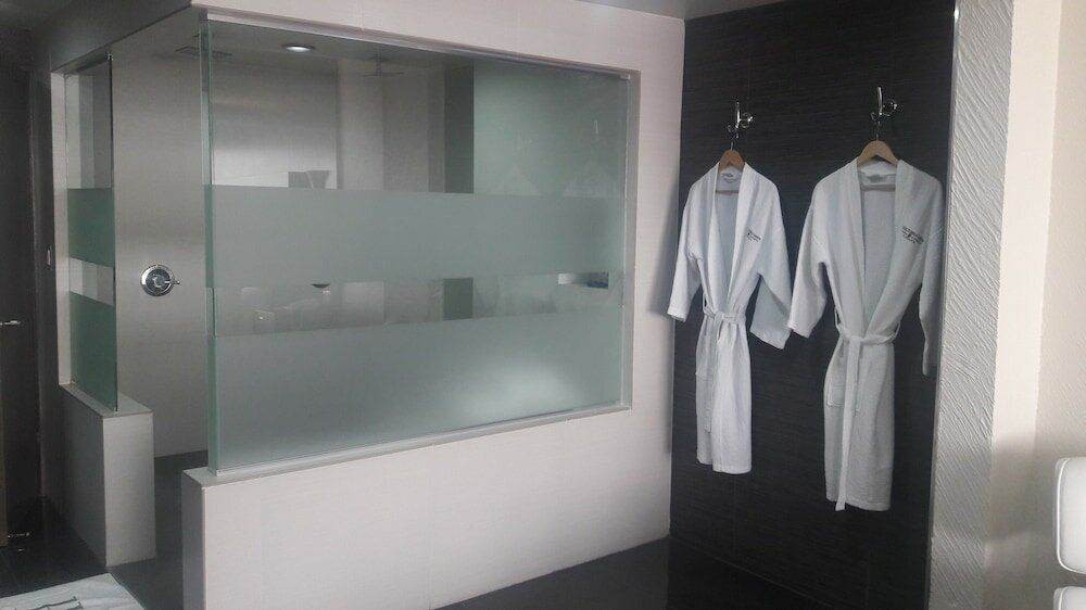 Фото Hotel Pueblo Amigo Plaza & Casino