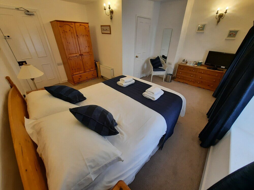 Фото The White Cottage B&b