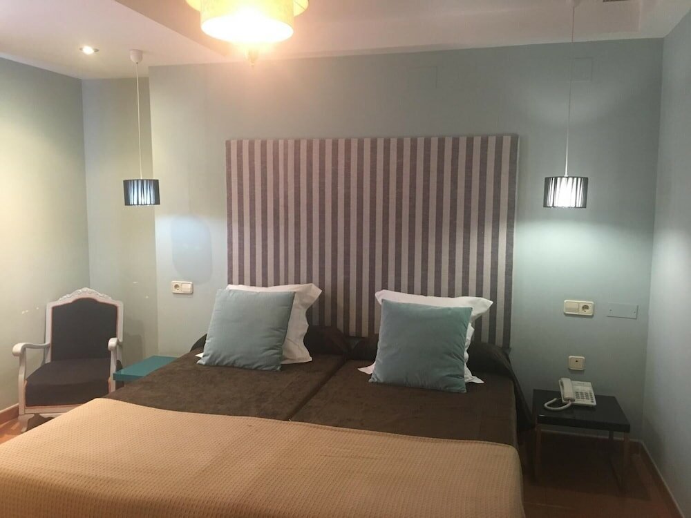 Фото Hotel Patilla Ciudad de Requena