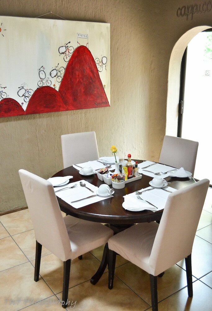 Фото Five A Morris