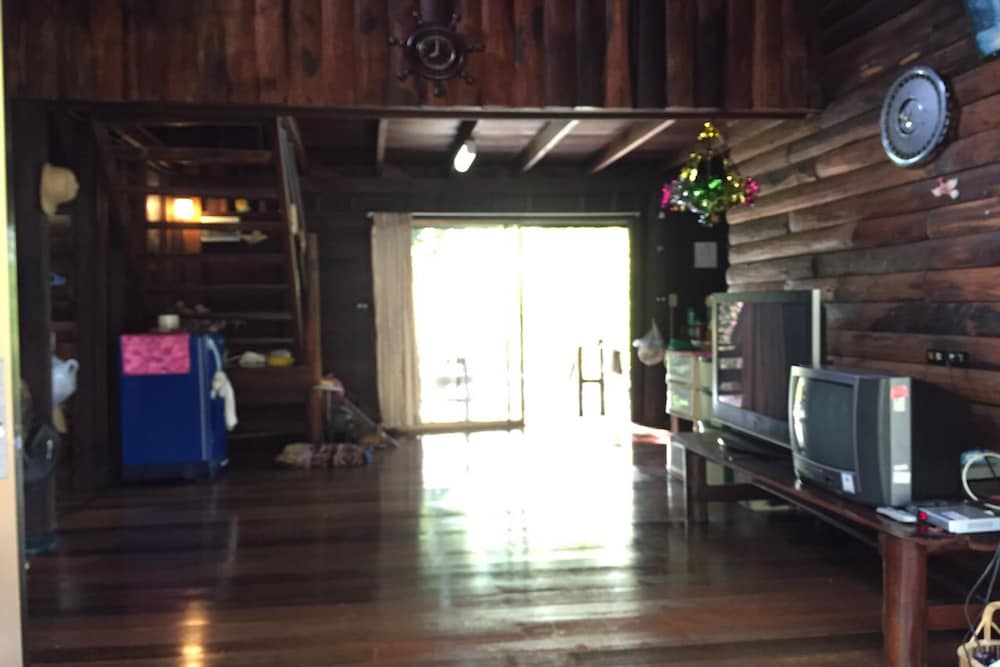 Фото Baan Parimtarn Kanchanaburi