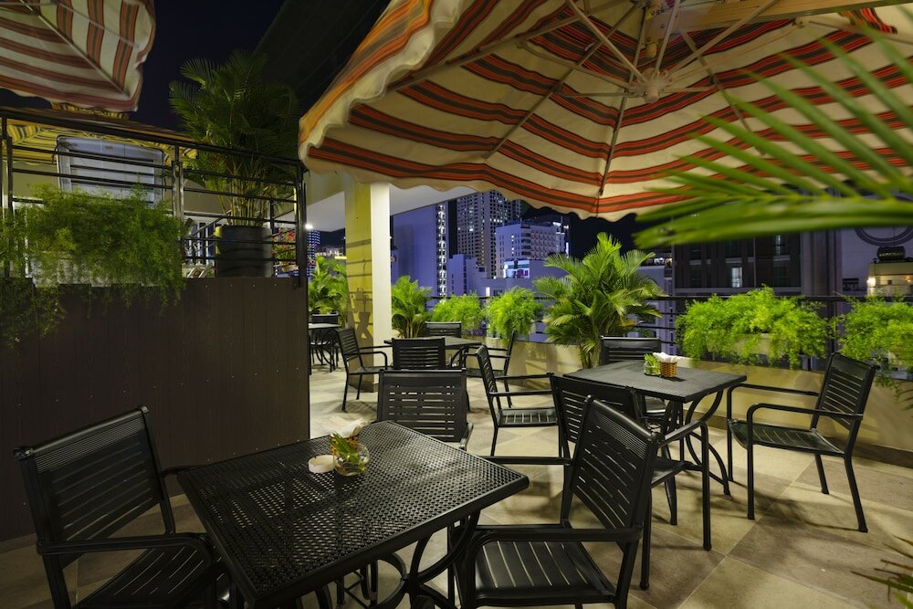 Фото Maple Leaf Hotel & Apartment