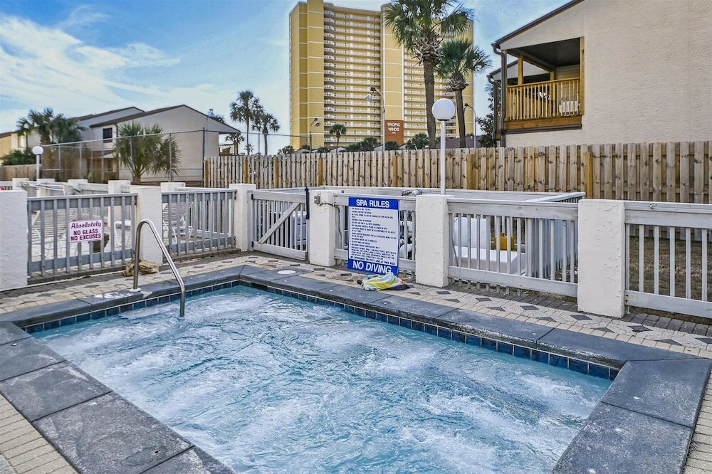 Фото Endless Summer E3 by Book That Condo