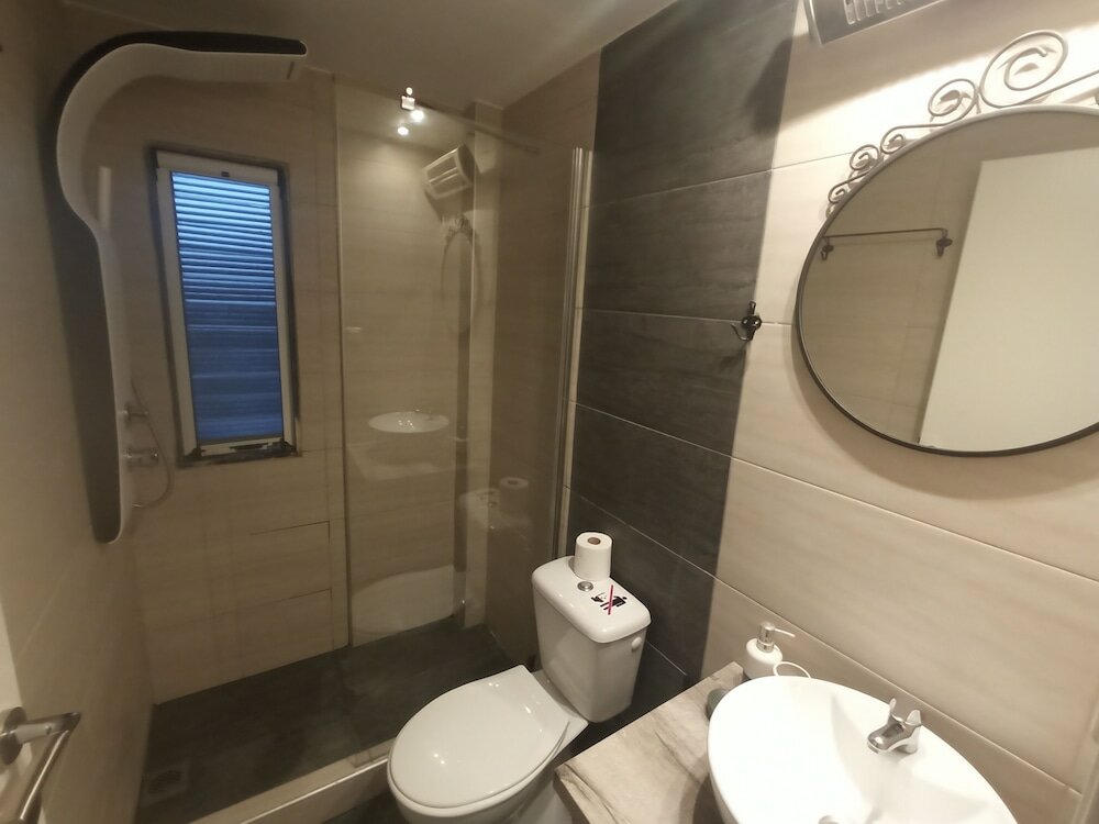 Фото Salonikiou Beach Deluxe Apartments